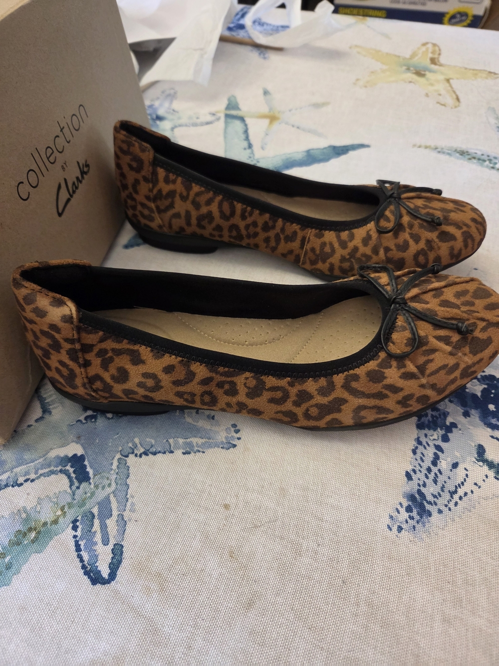 Clarks Collection Sara Aster Leopard Print Suede Ballet Flats Size 7 - Picture 3 of 4
